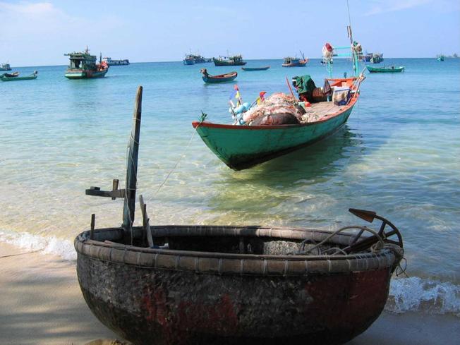 Làng chài cổ Hàm Ninh