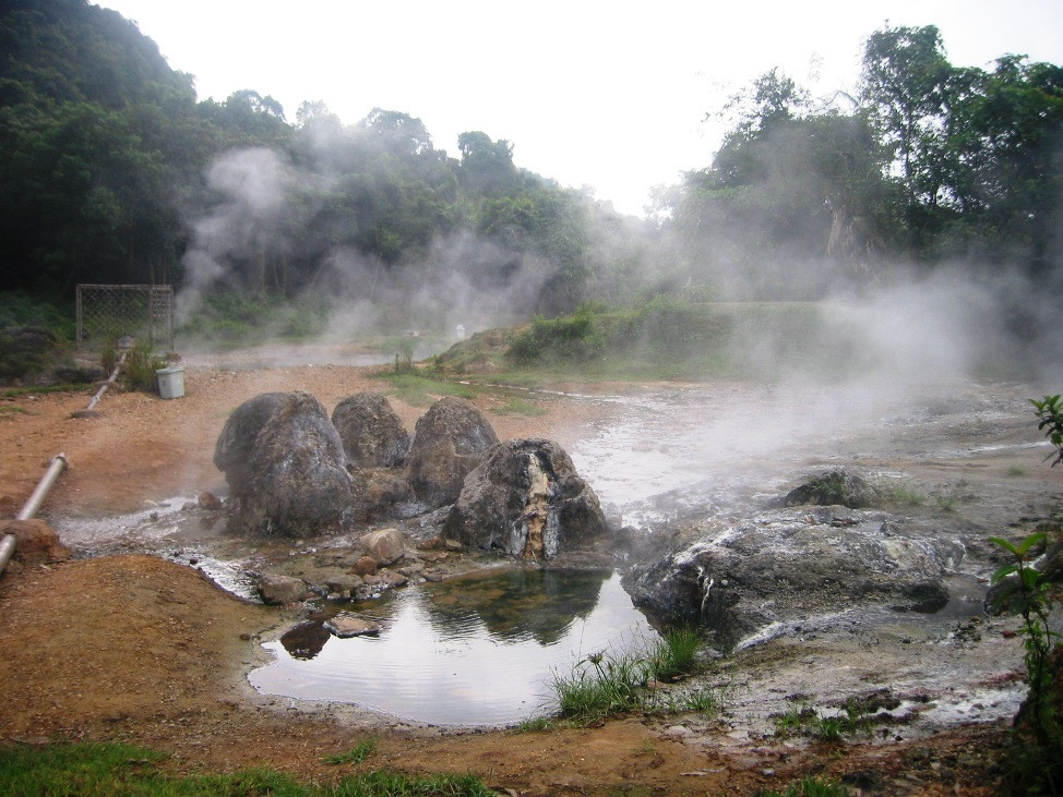 Suối khoáng nóng Bang