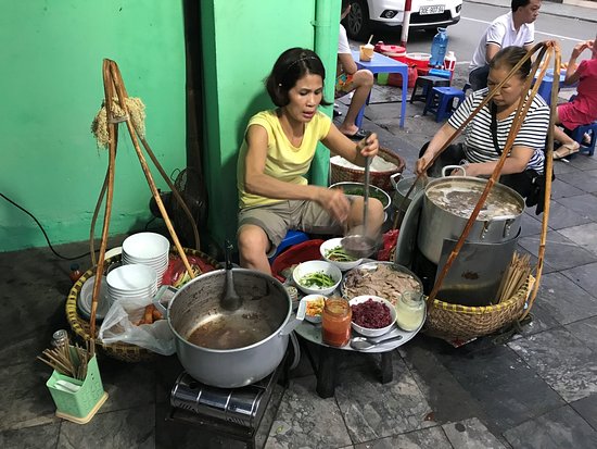 Món ăn sáng của người Hà Nội