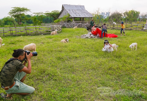 Chụp ảnh tại thảo nguyên